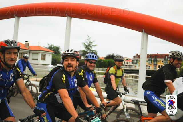 15VCG173011.jpg - Horarios puestos a boleo