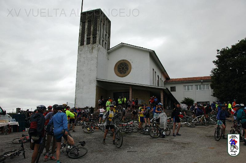 15VCG150554.jpg