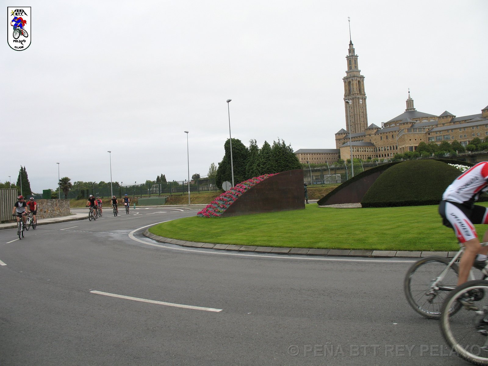 20110709091526_mc.JPG - XVIII Vuelta al Concejo de Gijón