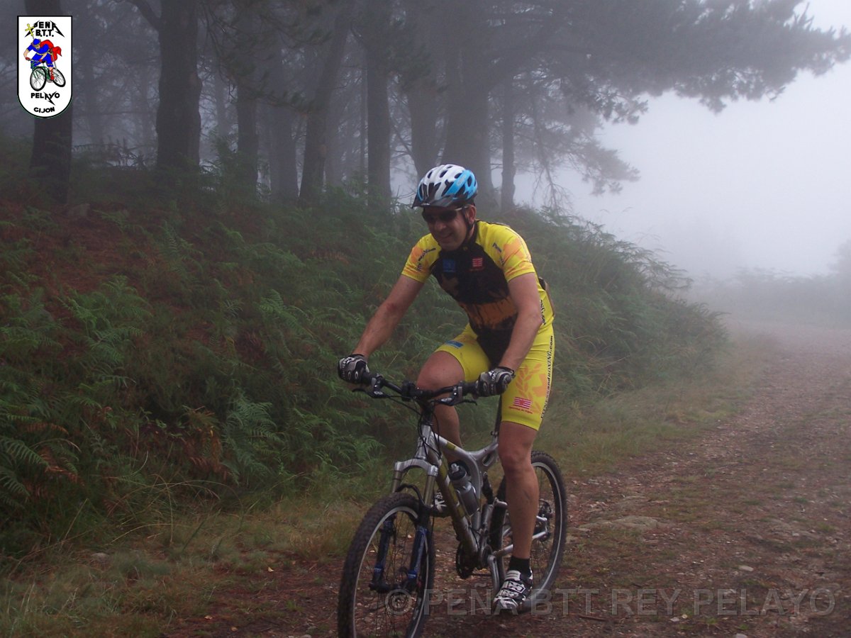 20110709104143_jbg.JPG - XVIII Vuelta al Concejo de Gijón