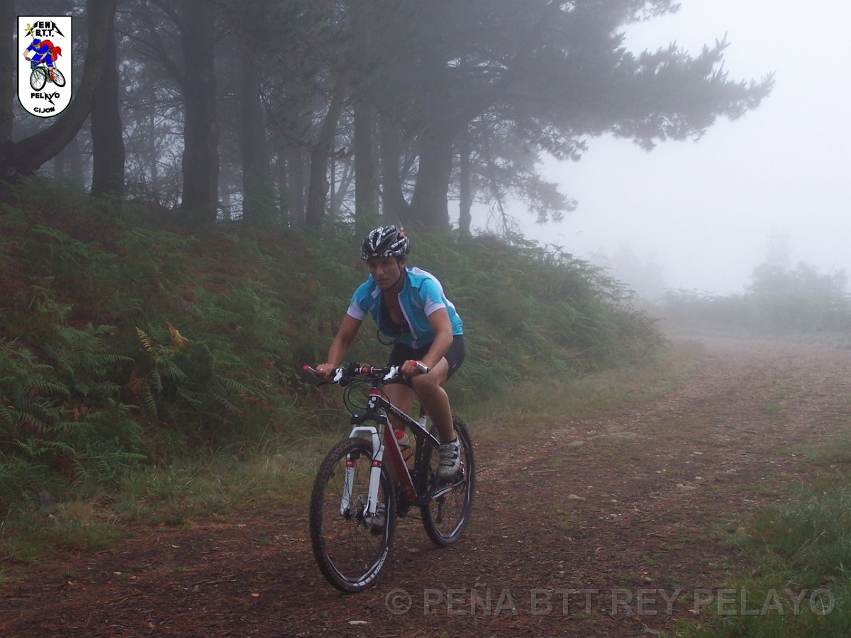 20110709104410_jbg.JPG - XVIII Vuelta al Concejo de Gijón