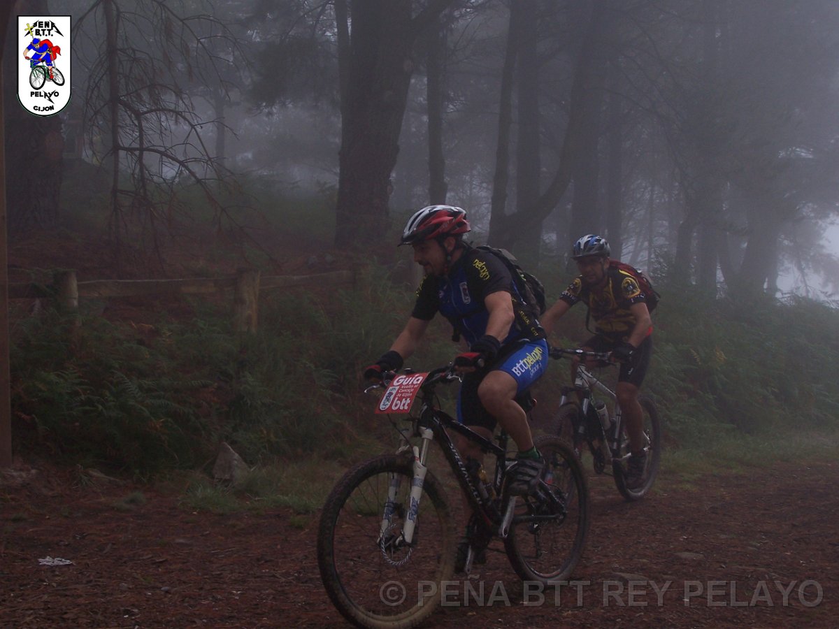 20110709105200_jbg.JPG - XVIII Vuelta al Concejo de Gijón
