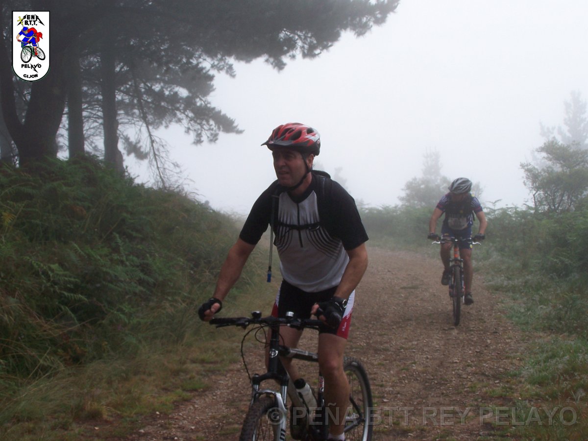 20110709105507_jbg.JPG - XVIII Vuelta al Concejo de Gijón