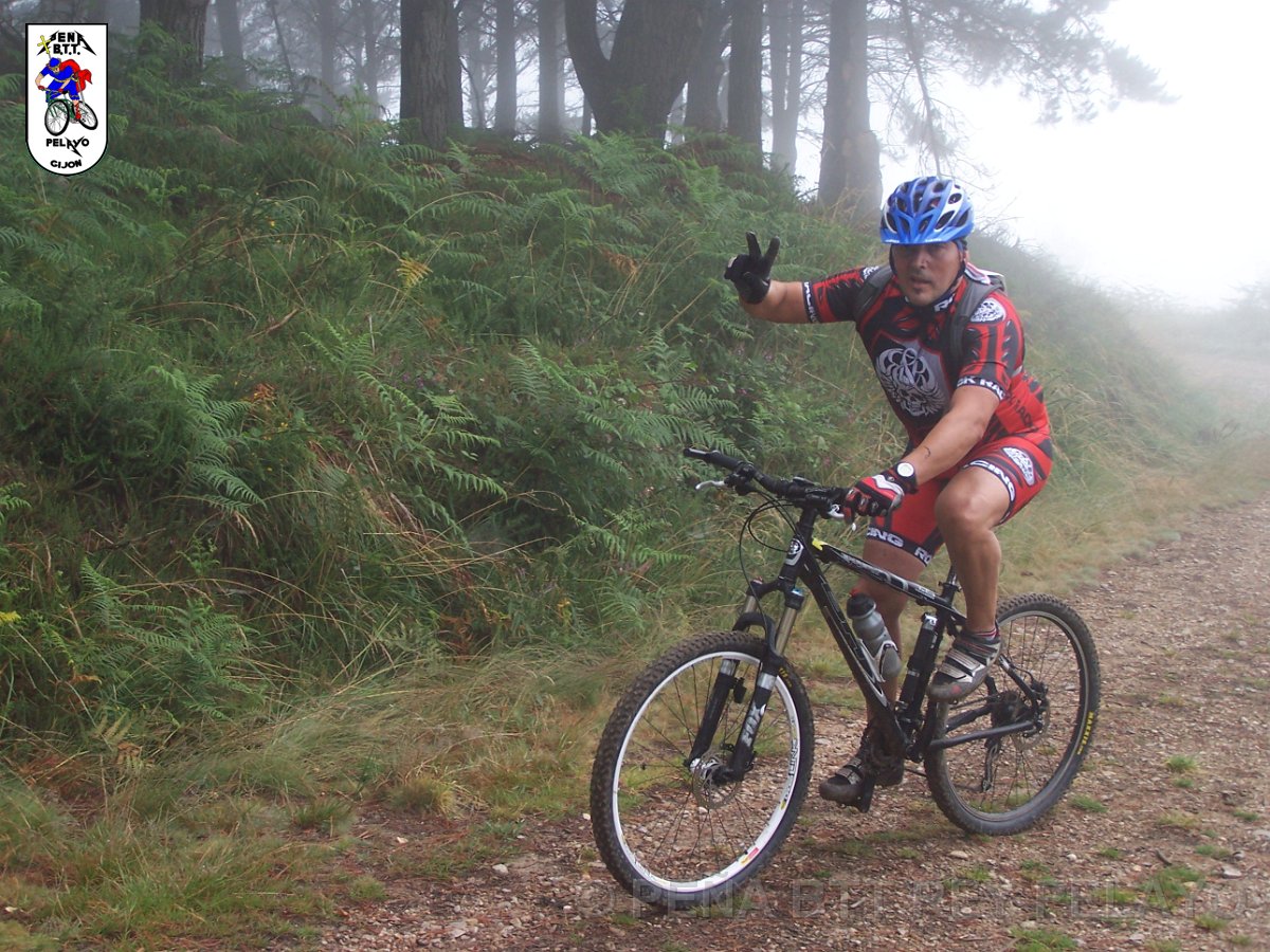 20110709105530_jbg.JPG - XVIII Vuelta al Concejo de Gijón