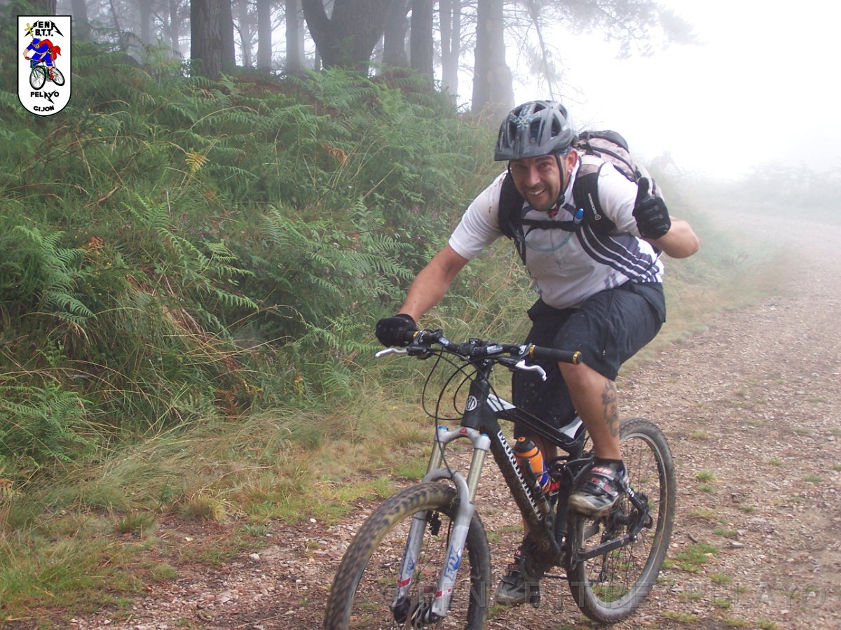 20110709105535_jbg.JPG - XVIII Vuelta al Concejo de Gijón