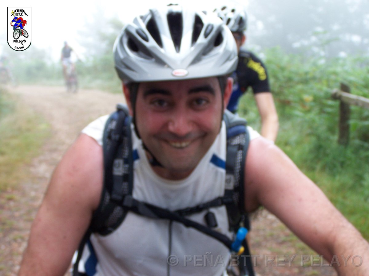 20110709111623_jbg.JPG - XVIII Vuelta al Concejo de Gijón