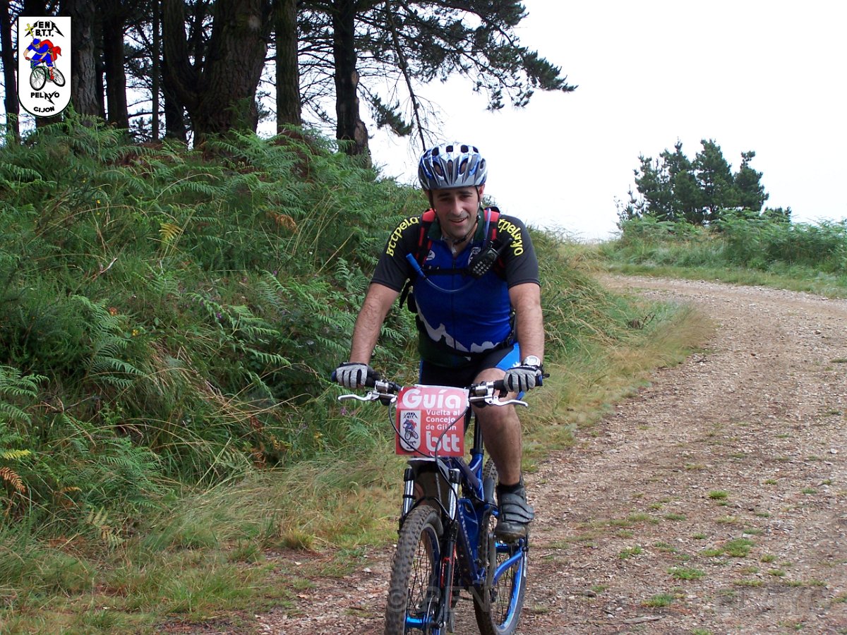 20110709111915_jbg.JPG - XVIII Vuelta al Concejo de Gijón