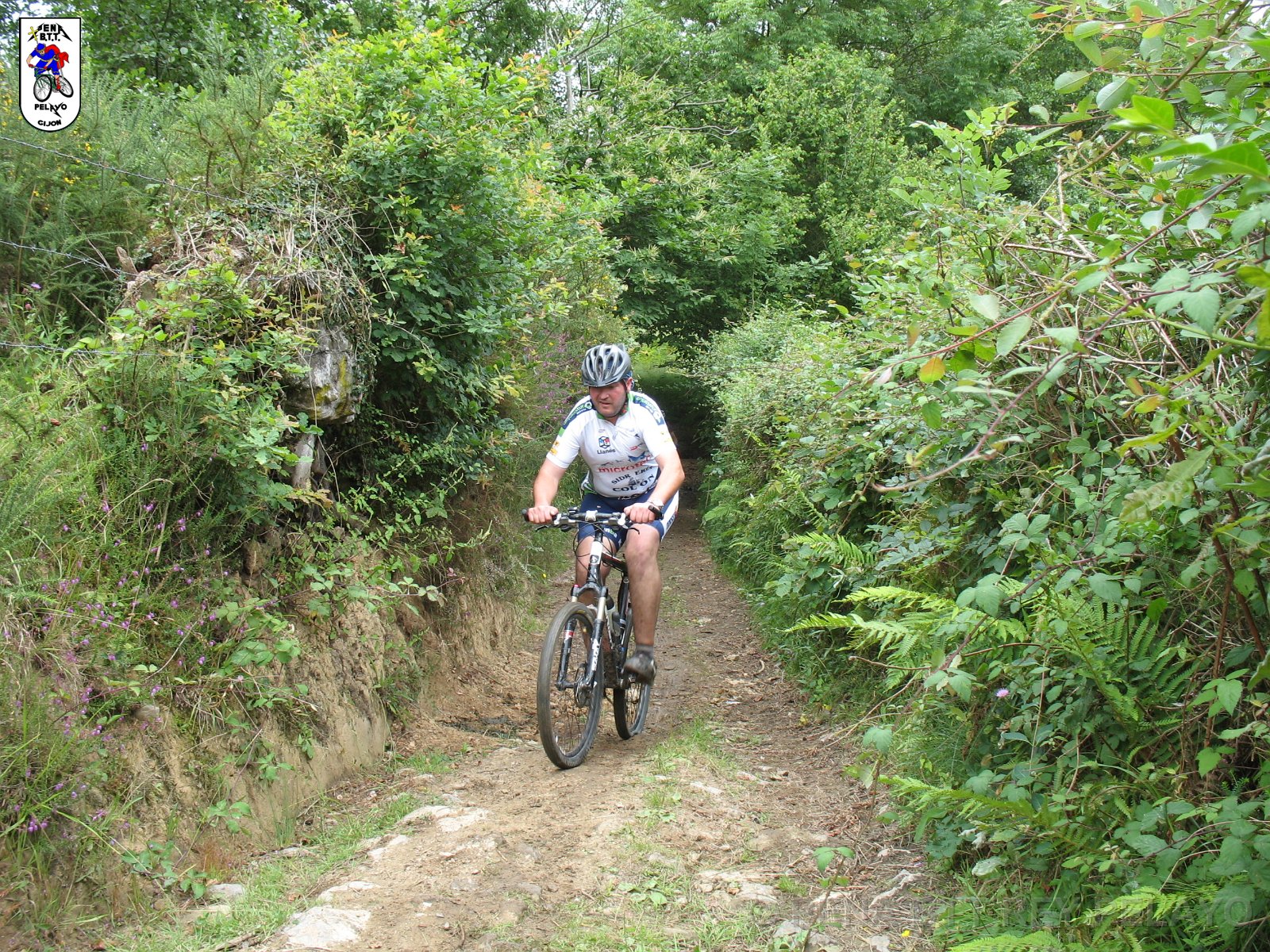 20110709133123_mc.JPG - XVIII Vuelta al Concejo de Gijón