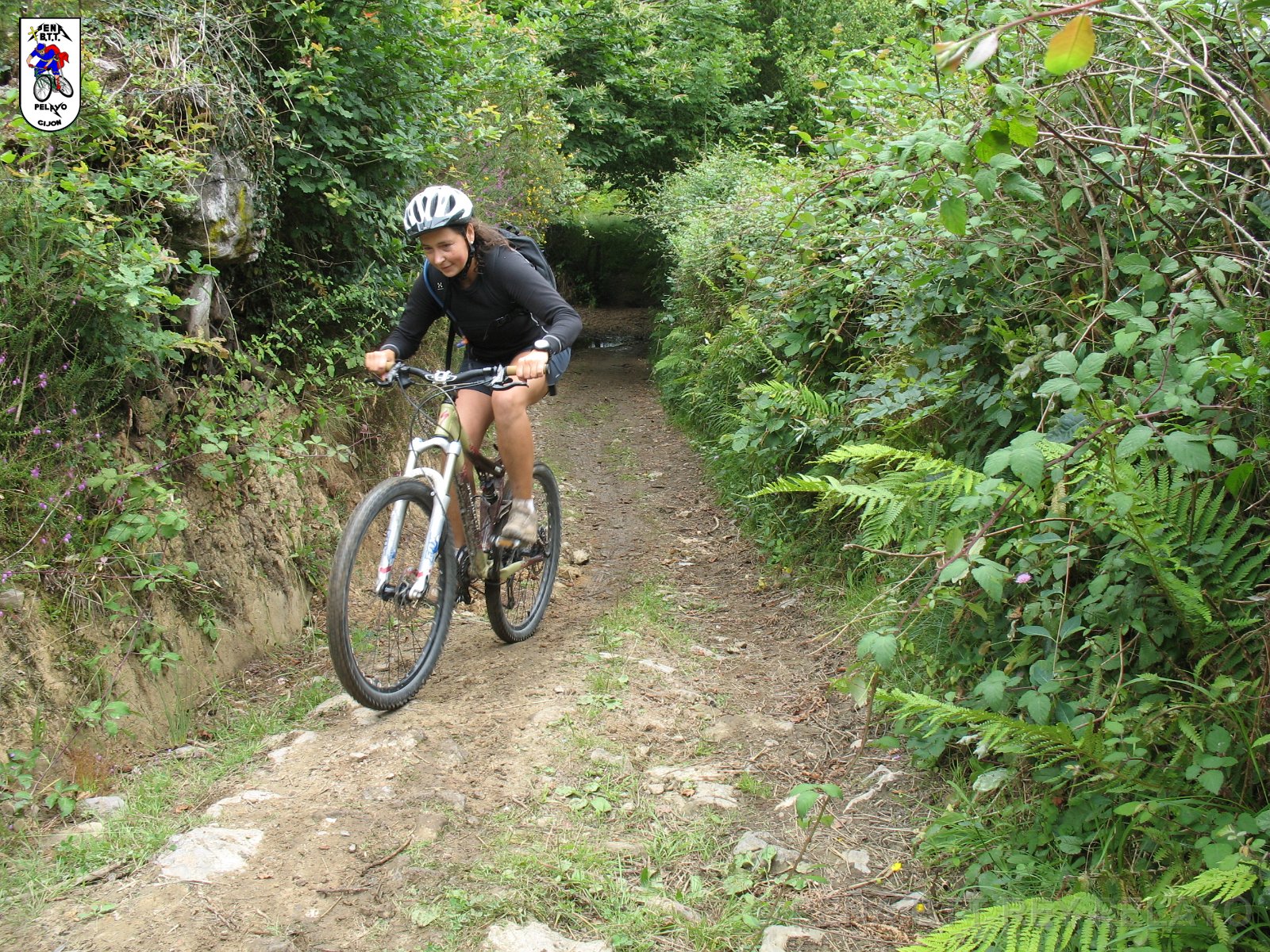 20110709133524_mc.JPG - XVIII Vuelta al Concejo de Gijón