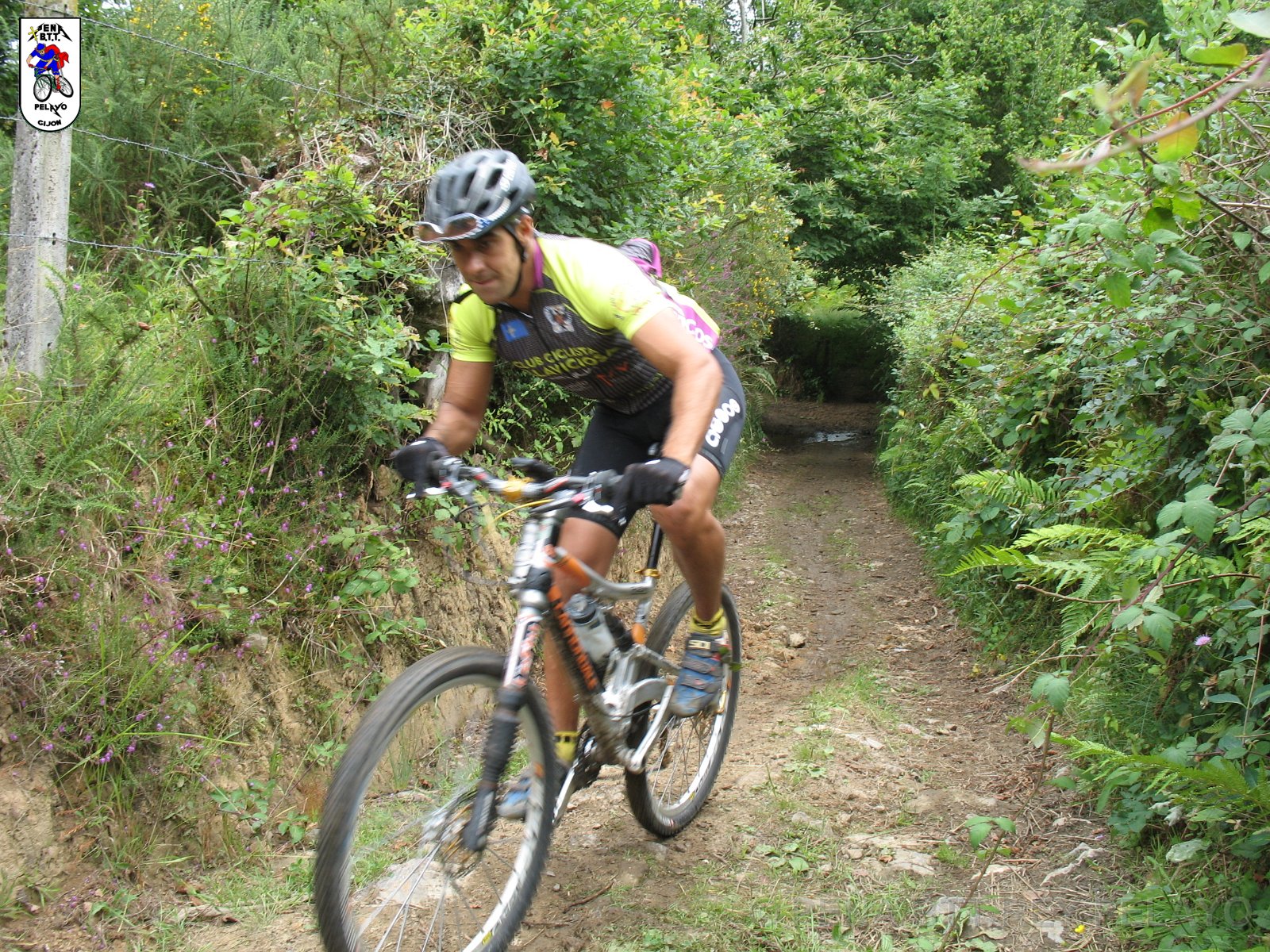 20110709133605_mc.JPG - XVIII Vuelta al Concejo de Gijón