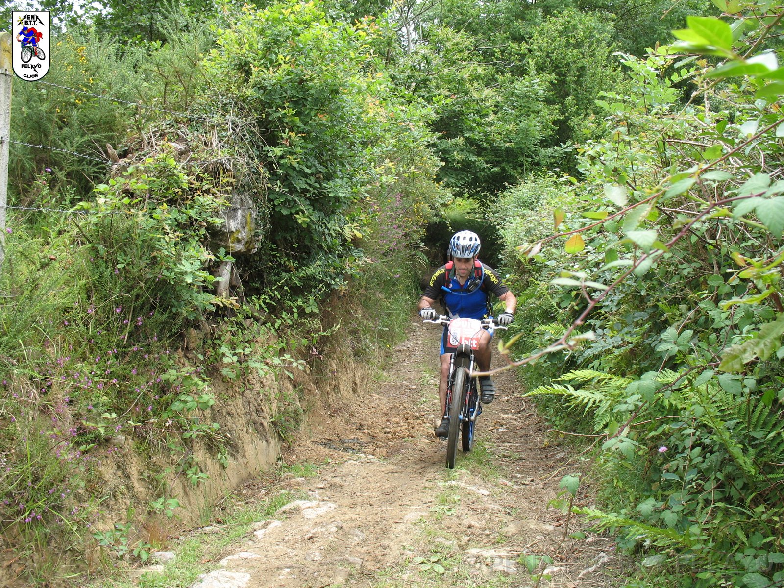 20110709133931_mc.JPG - XVIII Vuelta al Concejo de Gijón