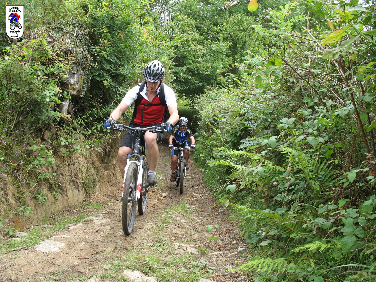 20110709133943_mc.JPG - XVIII Vuelta al Concejo de Gijón