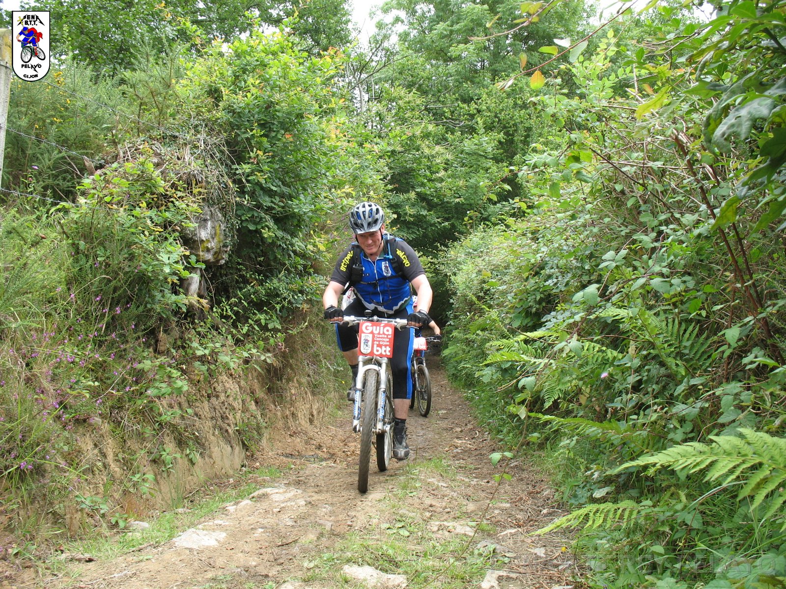 20110709134209_mc.JPG - XVIII Vuelta al Concejo de Gijón